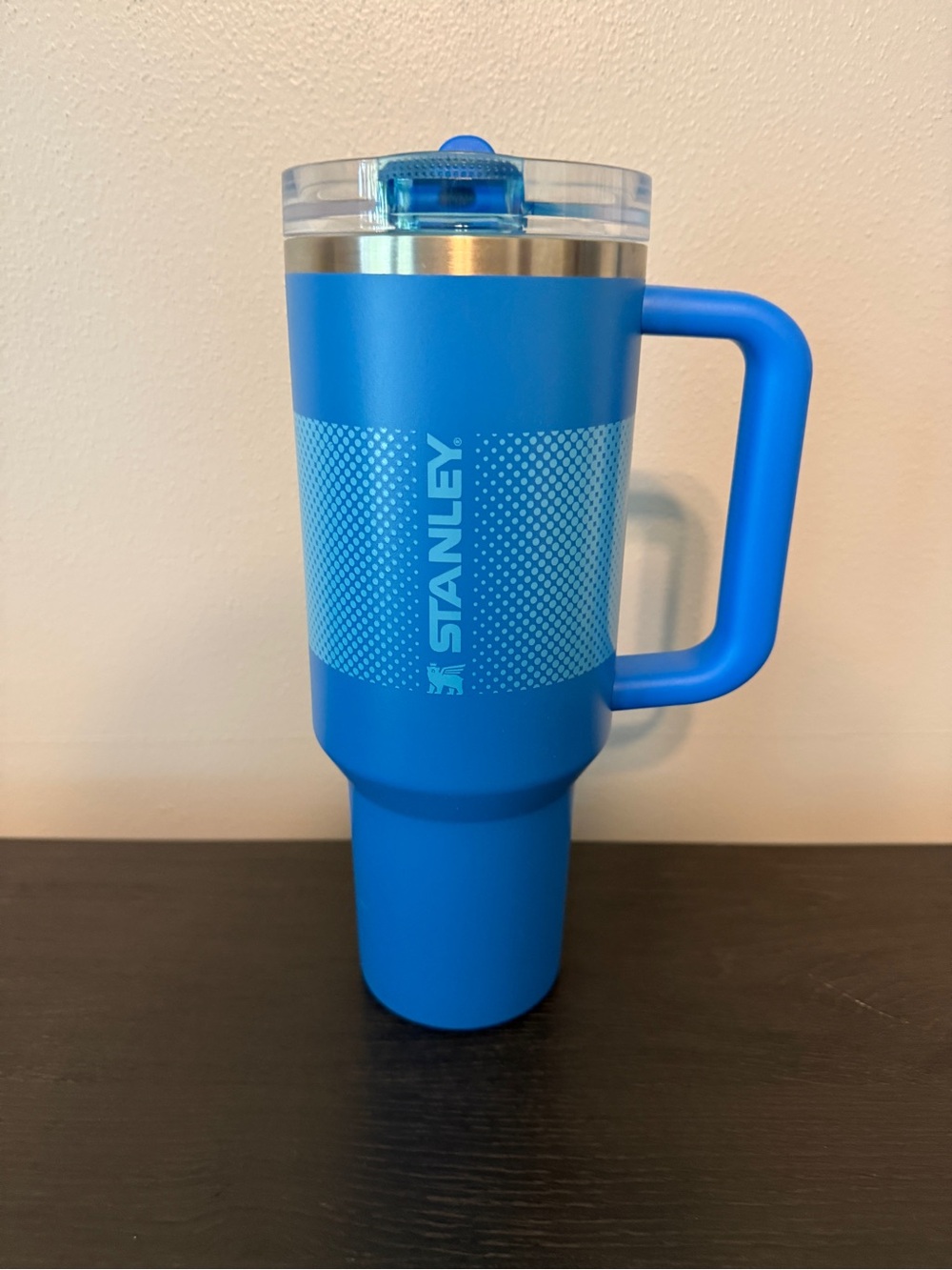 NWOT Stanley Cup Quencher Pro Tour Flip Straw Tumbler 40 oz Azure Blue